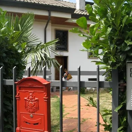 La Casa Dei Pini Frühstückspension Malnate