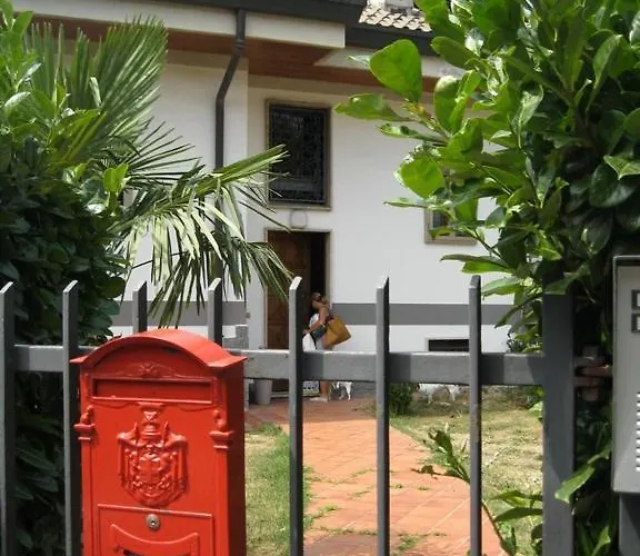 La Casa Dei Pini Bed & Breakfast Malnate
